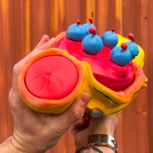 Photo-19-12-2023,-14-53-09.jpg Creature High On Life Prop Replica