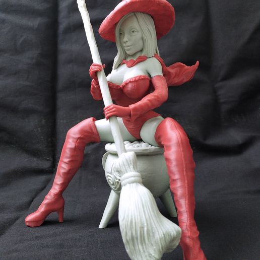 Claire_photo_03.jpg Claire the witch