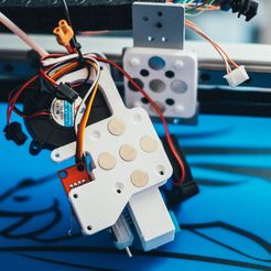 DSCF4100.jpg Archivo STL gratis Flying Bear Tornado Magnético V6 Hotend Mount・Diseño imprimible en 3D para descargar