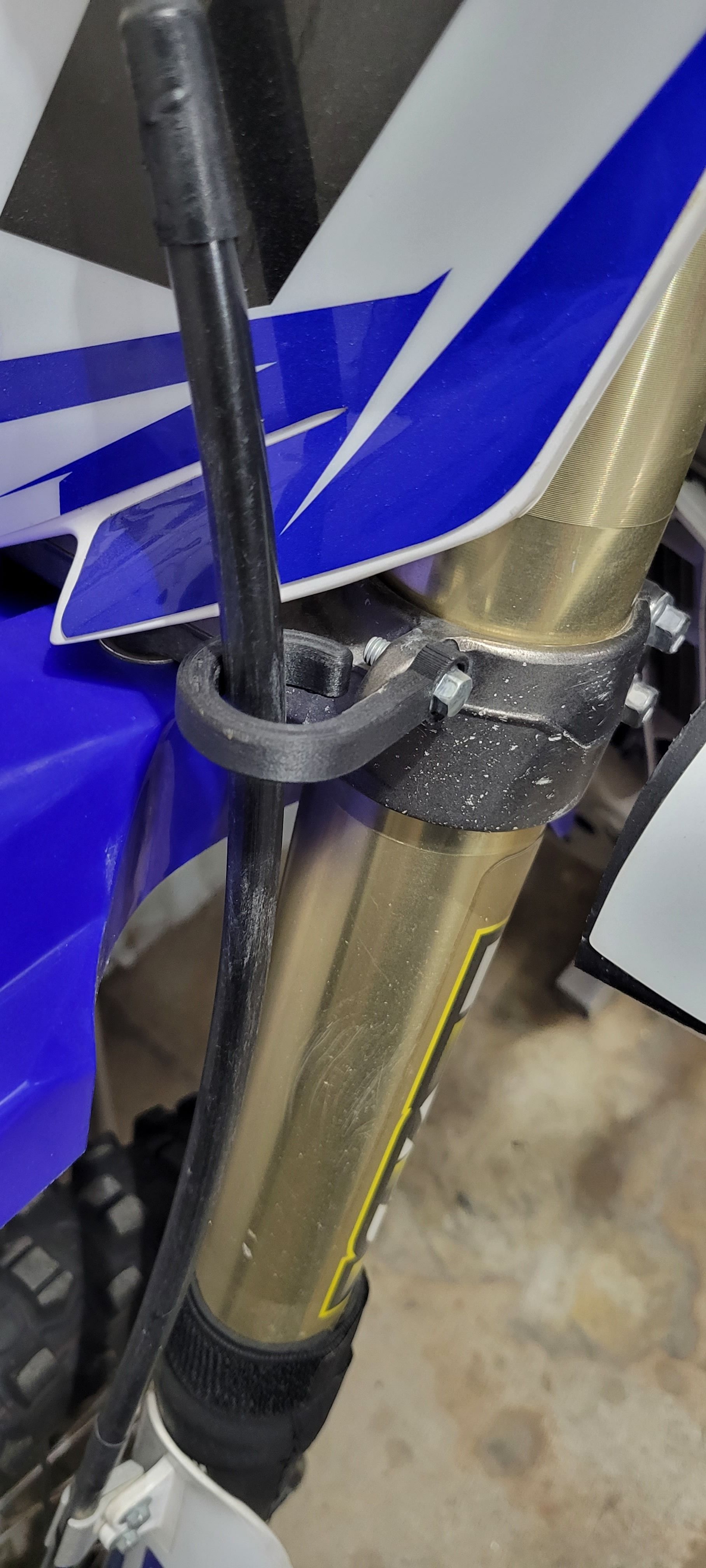 STL file dirtbike brake line holder・Design to download and 3D print・Cults
