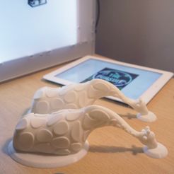 Giraffe-3D.jpg Fichier STL Porte-tablette à thérapie de girafe (iPad)・Modèle à télécharger et à imprimer en 3D