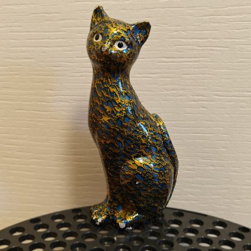 IMG20250611211456.jpg Cat Statuette