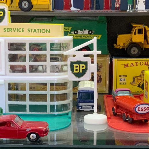 🚗 Vintage 1960s Matchbox Inspired Esso/BP Garage 1:64 scale・ STL