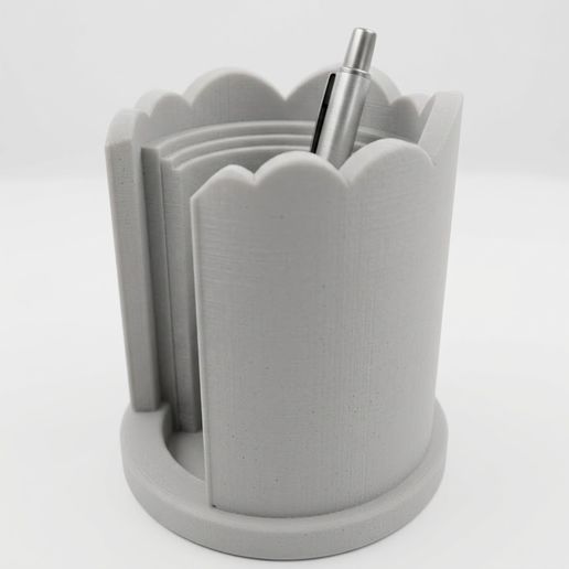 Scalloped Pen Holder Desk Accessory 3D Print Model