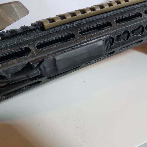 20171017_234349.jpg Keymod Flashlight Pressure Switch Mount