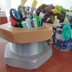 3D Printed Pen Stand by WallTosh