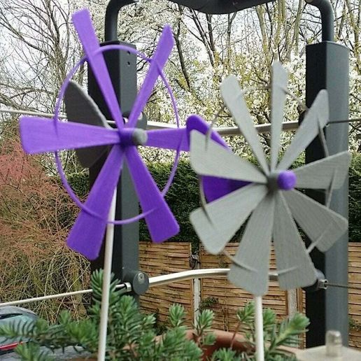 Eoliennes.jpg Aerogenerador / Eolienne