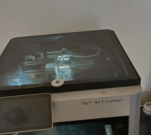 3a44d556-7094-4c30-92fc-130d22d42e30.jpg Bambu Lab X1 Carbon - LED lid frame