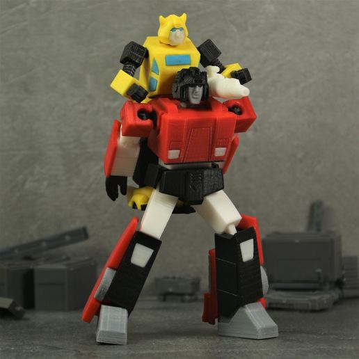 Side_1X1_8.jpg G1 Transformers Sideswipe - No Support