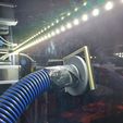 intake-mounted-with-clamp.jpg Entrada láser con ventilador para carcasas acrílicas montada con una abrazadera para taladrar menos (además de una nueva cubierta para el cabezal láser Snapmaker 10W)