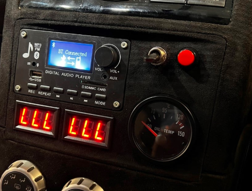 📻 350z Radio-Rohling mit 52mm Instrumentenhalter・ 3MF Datei für 3D