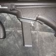 closeupleft.jpg Airsoft AUG - ARP9 magazine adapter