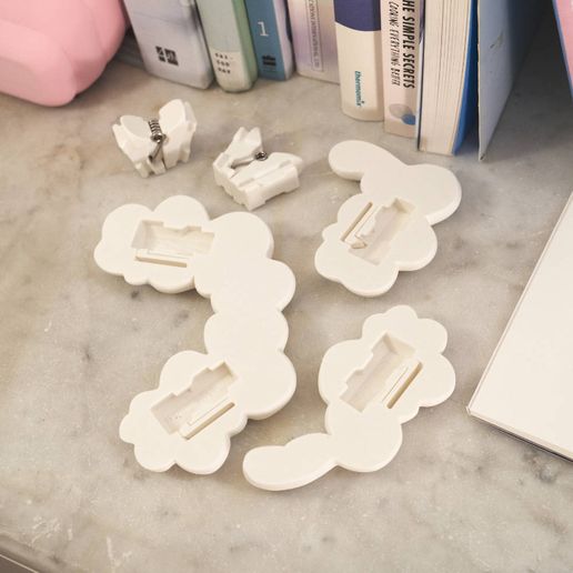 MUCHshapeofmike-Cloud-bookclip_toplay2.jpg Cloud Book Clip para leer con las manos libres mientras estudias y cocinas por Much-Shapeofmike