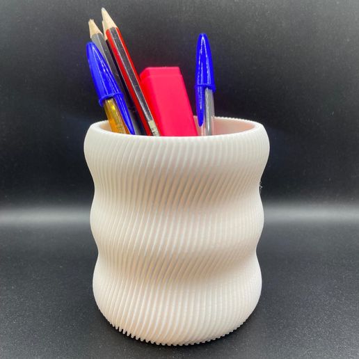 IMG-20250411-WA0003.jpg Ondulo" pencil cup