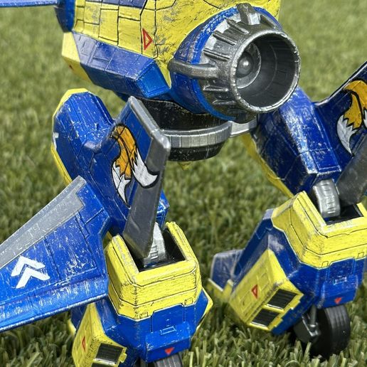 GduUYjKWIAAhn_o.jpg Tails cyclone custom action figure