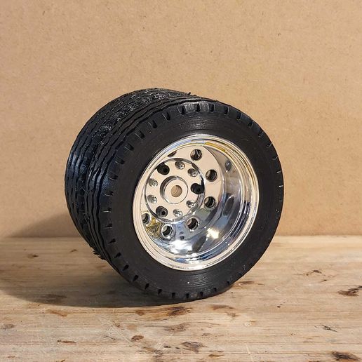 1/14 Scale low profile semi truck tire