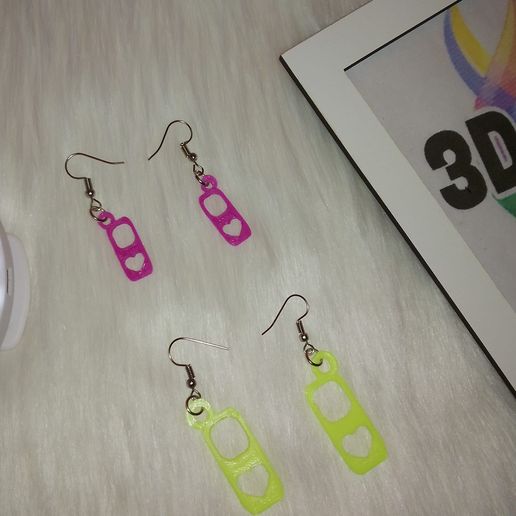 Heart-shaped soda pop rings 3D model