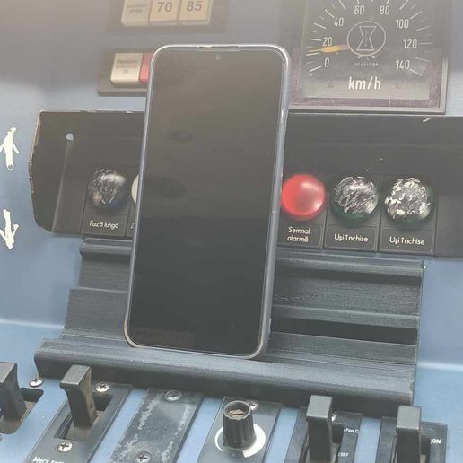 STL file desiro train phone holder 🚆 ・3D print model to download・Cults