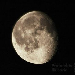luna.jpg Adaptateur Olympus "Four Thirds" pour télescope Konus