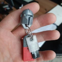 wxtmb7TQR_uYUjf7MKDH4A.jpg Free STL file Mandalorian helmet keychain・3D printing model to download