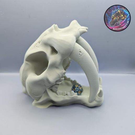 d91ddf50-a45d-4d30-8571-16c15f9858d5.jpg Sabertooth Skull Dice Tower