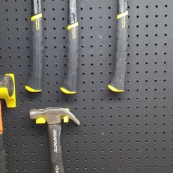 20200406_124647.jpg Free STL file Hammer pegboard mounts・3D print model to download