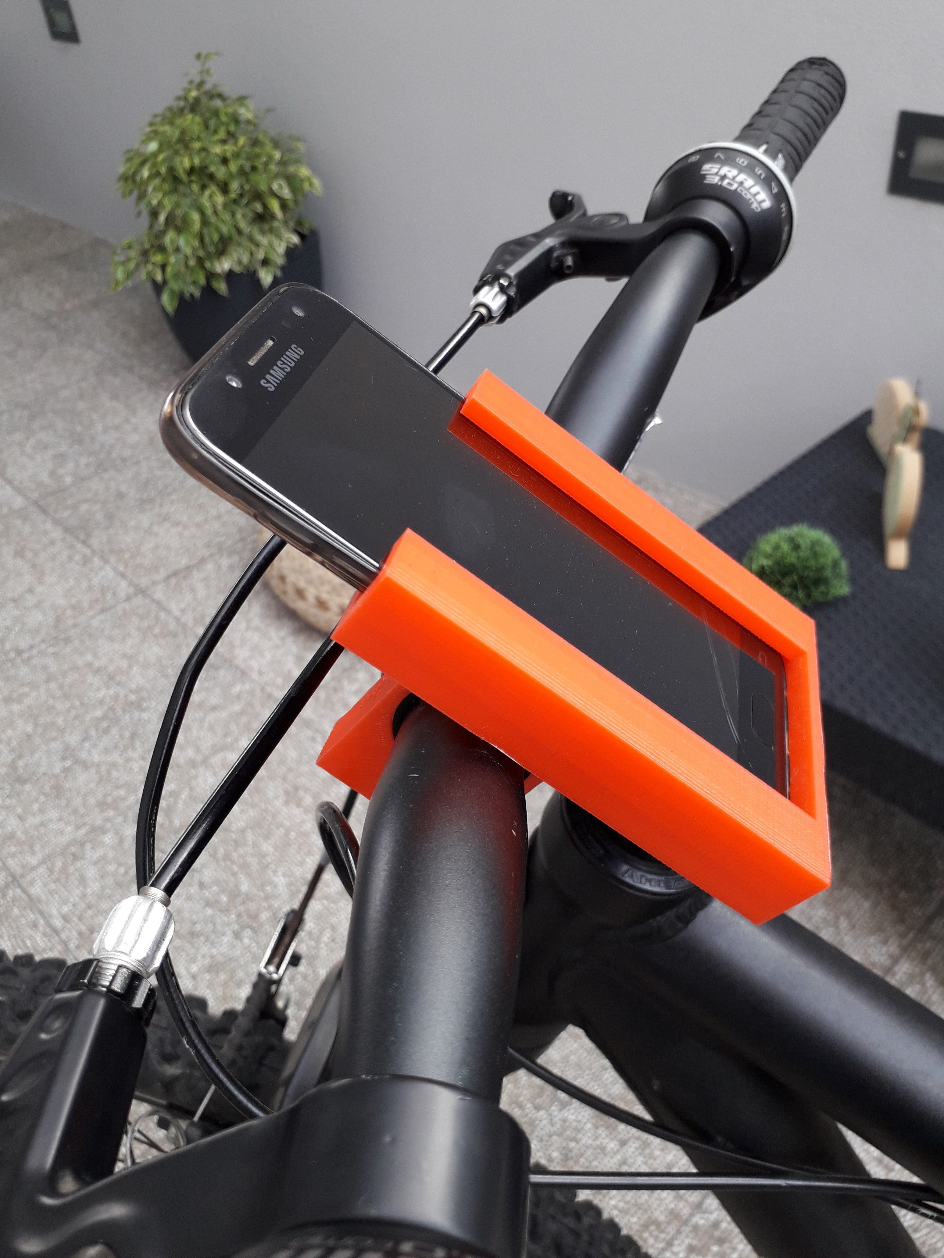 20180831_152219.jpg Fichier STL gratuit Stand Téléphone Pour Vélo・Modèle pour imprimante 3D à télécharger, BrunoSilva
