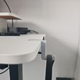 IMG_20260104_150554.jpg Praktischer Mikrofon‑/Headset‑Halter mit integrierter USB‑Ablage