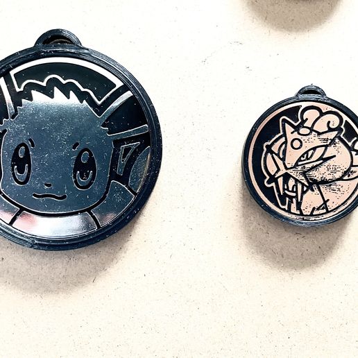🐉 Porta-chaves Pokemon TCG Coin pendente - Parte traseira fechada