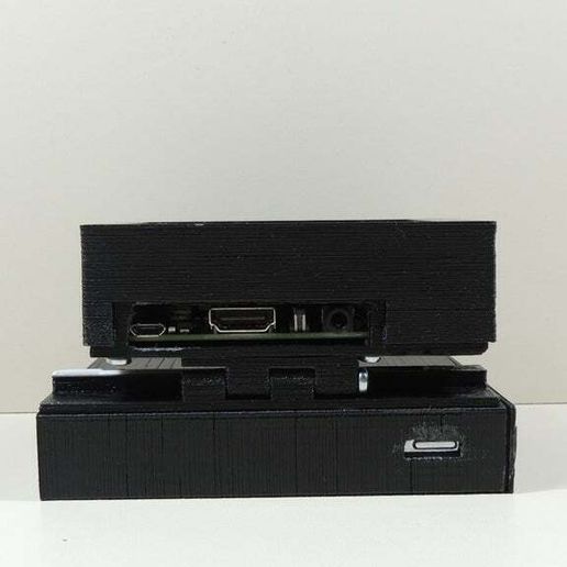 DSCN9623.JPG PiBOOK - Mini Computer with Raspberry Pi