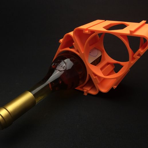 modular_bottle_holder_-_triangle_edition_-_IRL.JPG Модульный держатель для бутылок