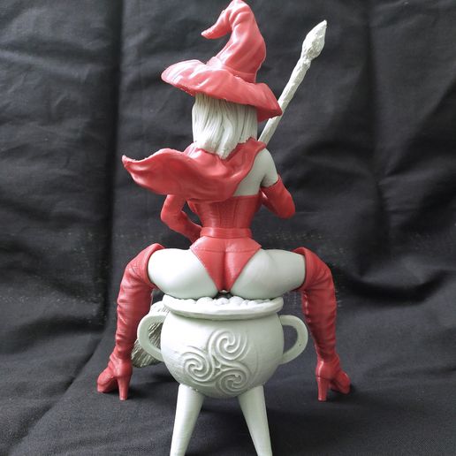 Claire_photo_04.jpg Claire the witch