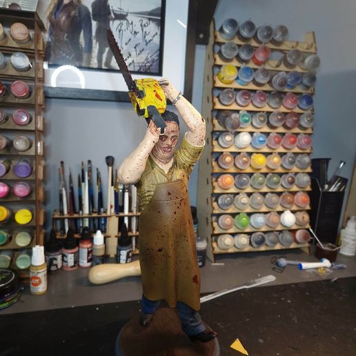 330747437_933197784773221_3460219190119660310_n.jpg Leatherface