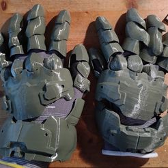 IMG_20211104_150020079.jpg DOOM Slayer Glove improved and scaled for Cosplay
