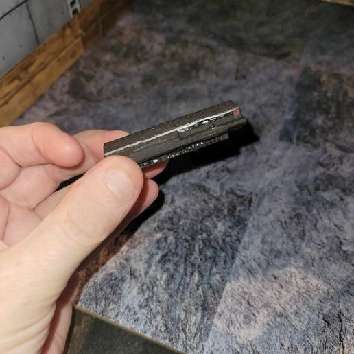 2796a10e-88ee-4e49-be95-107dd382bd3d.jpg 1/18 CONSOLE DE JEU C / GAME CONSOLE C DIECAST