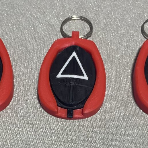 IMG_6952.jpeg Mitarbeiter-Schlüsselanhänger Squid Game