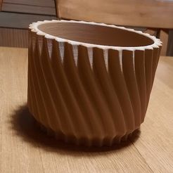 20240402_052641.jpg Geometric Vase