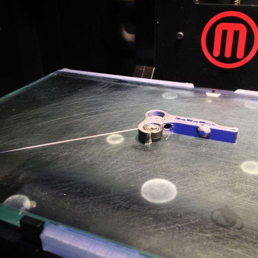 IMG_0577.jpg Palanca de retroceso del rodamiento del bloque de accionamiento de la Replicator 2 con resorte WingCommander