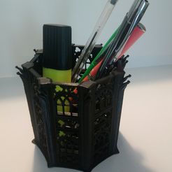 pot à crayons.JPG Gothic-inspired decorative pencil pot.