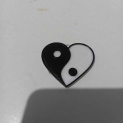 04f2f1af-31ae-45ec-895d-8bfa3a49094f.jpg STL file yin and yang heart・3D print design to download