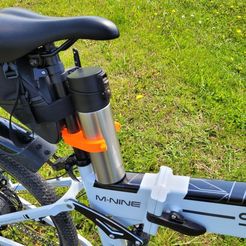 20220525_113633_Medium.jpg Fichier 3D gratuit Porte-bouteille de bicyclette monté sur le siège avec Fusion 360 paramétrique・Objet pour impression 3D à télécharger, Combinacijus