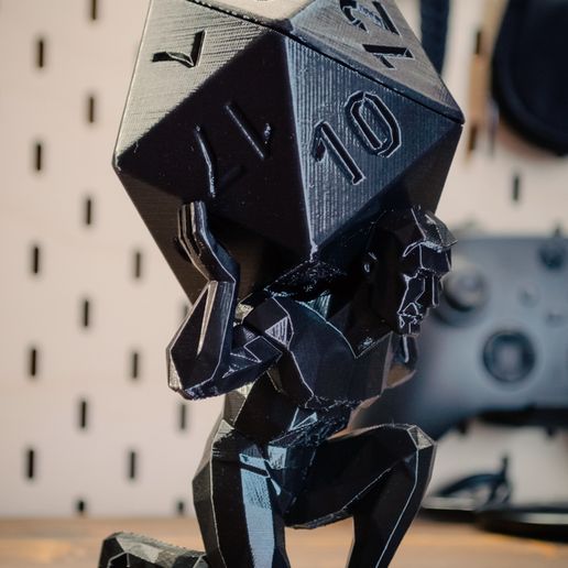 DSC_0706.jpg Low-Poly D20 Atlas DnD Figure