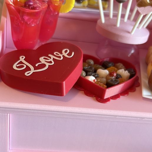 Miniature Heart Box and Tray – Fashion Doll & Miniverse Compatible 1/6 scale. Mini charcuterie 3D model