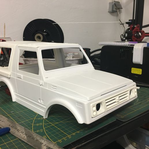 IMG_0492.JPG SUZUKI Samurai grille 1/10