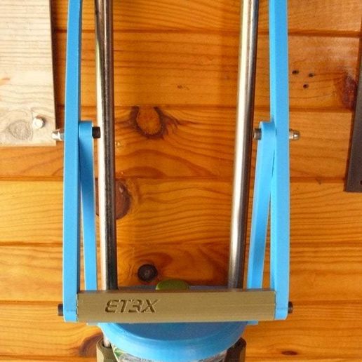 P003.JPG Compactador de botellas y latas