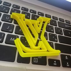 IMG_20200530_225639.jpg Fichier STL gratuit louis vuitton coupeur de biscuits・Plan pour impression 3D à télécharger