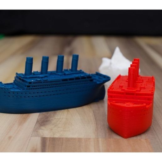 19756f6f06a4778377d79ded5d4b49f6_preview_featured.jpg Download free STL file Small compressed Titanic and scale example of the iceberg • 3D printing template, vandragon_de