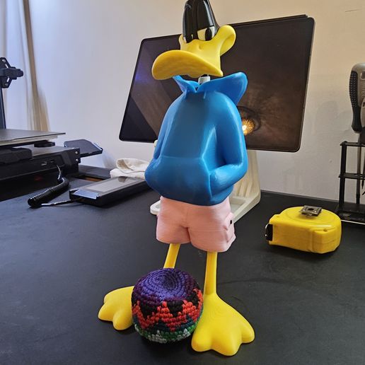 3D printing Daffy Duck Chillin Multi- Color • made with Bambu labs A1 and elegoo neptune 4 Max・Cults
