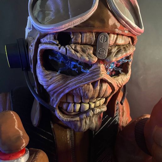 👾 Eddie Iron Maiden Aces High・ STL File for 3D printing・Cults
