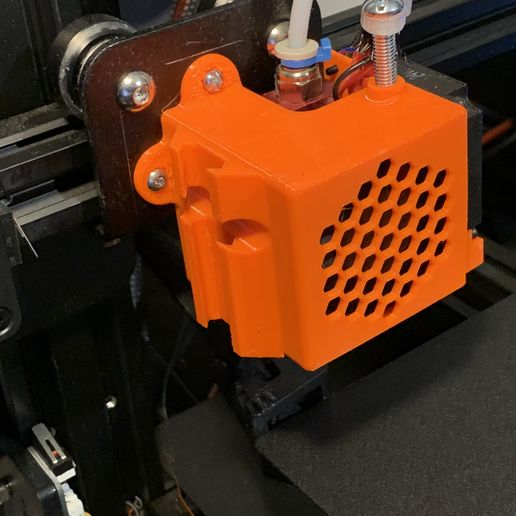 5341C8DE-A32A-4A47-86CA-86C094BD0F56.jpeg Ender 3 (Pro) hotend cover with a tool mount